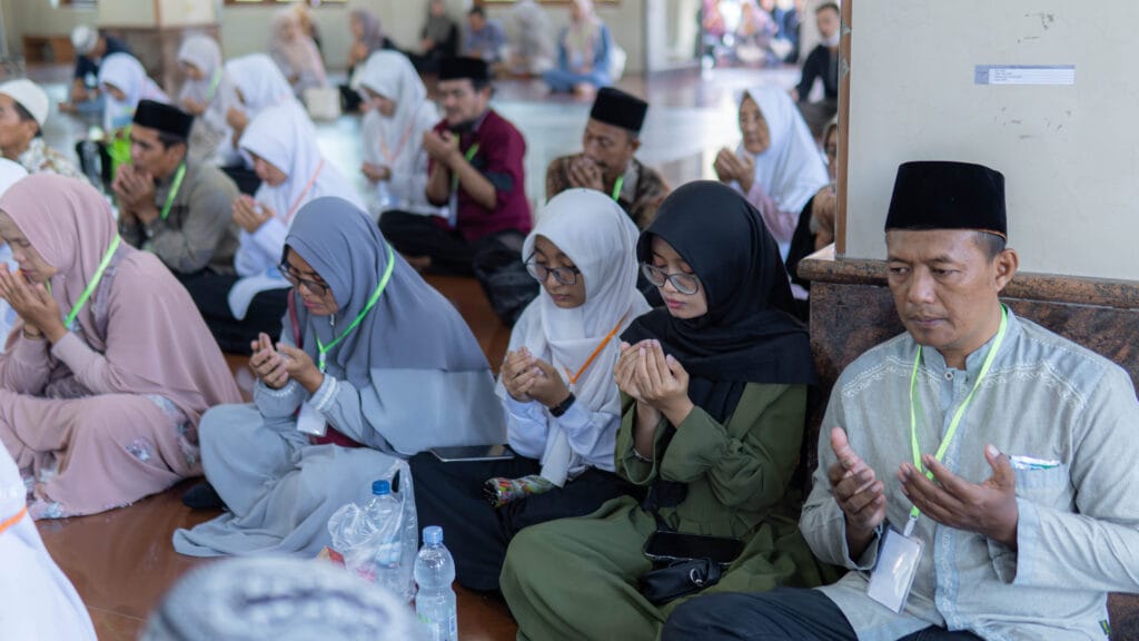 Suasana Doa Bersama