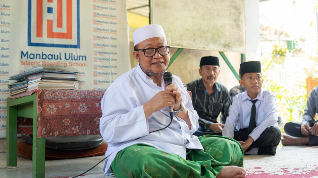 Sambutan KH. Mahfudz Hudlori (Pengasuh Pondok Pesantren Manbaul Ulum Cirebon)